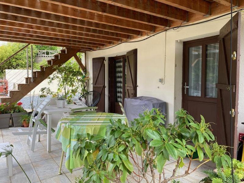 Charmant F1 Avec Terrasse Et Vue Sur Jardin Arbore - Fraicheur Naturelle Du Rez De Jardin - Parking Bellerive-sur-Allier Eksteriør billede